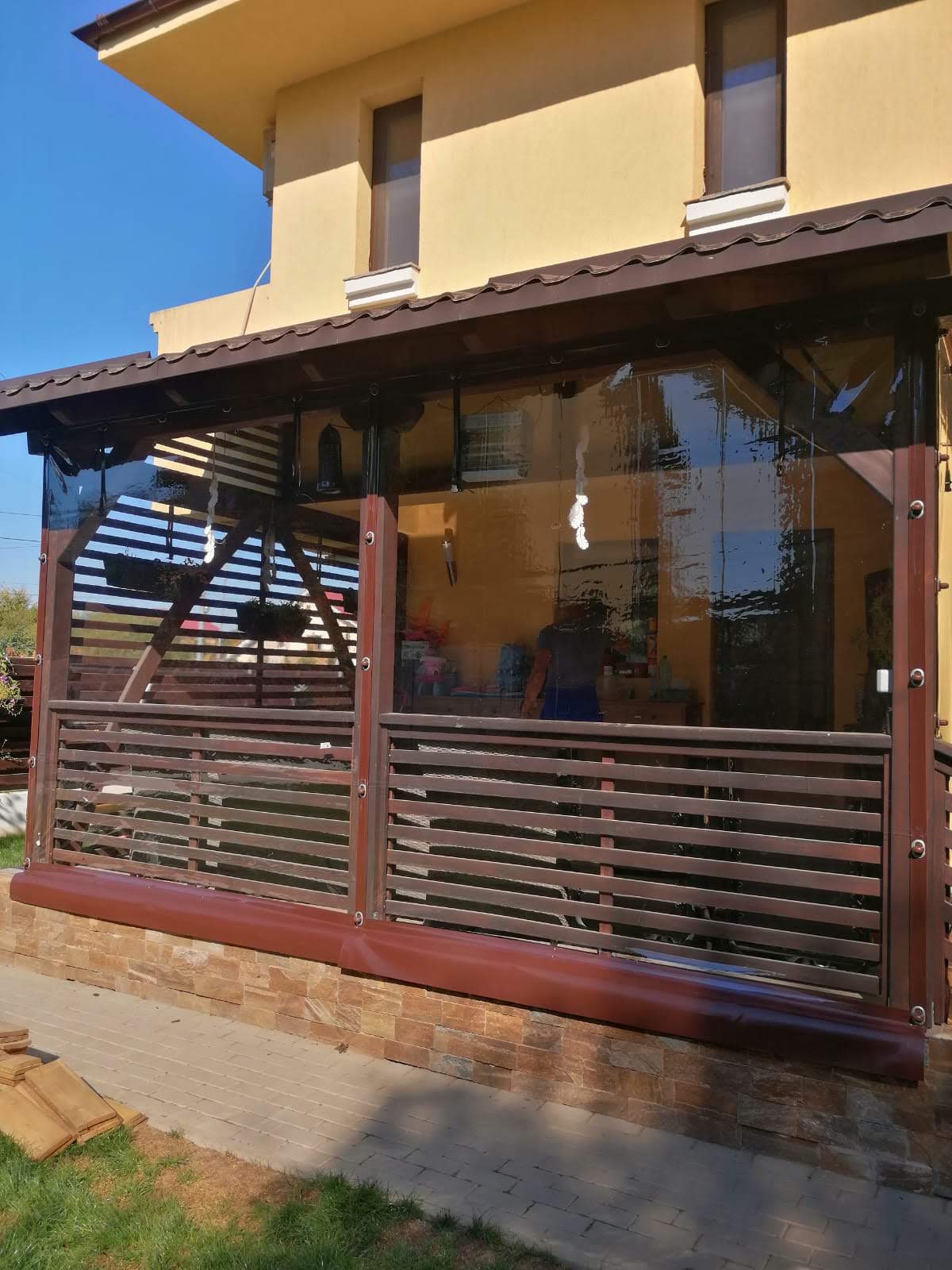 Folie Transparentă cu Capse și Bride